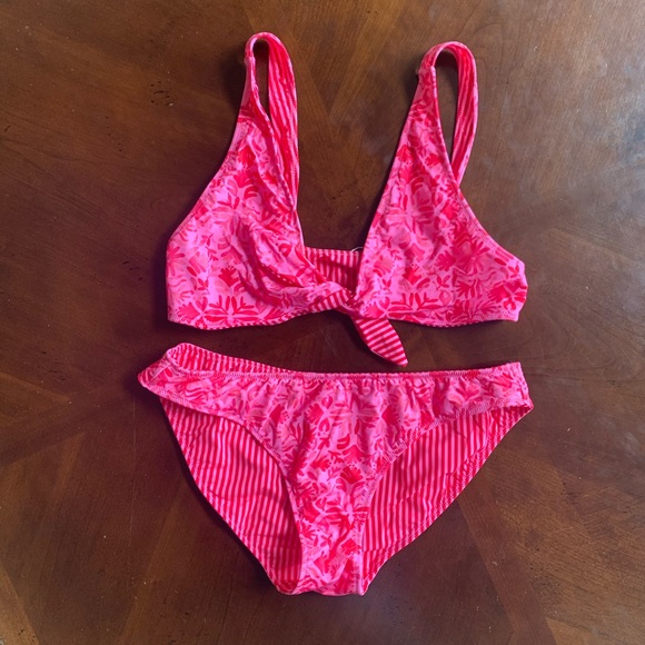 Vineyard Vines Other - Vineyard Vines pink reversible bikini